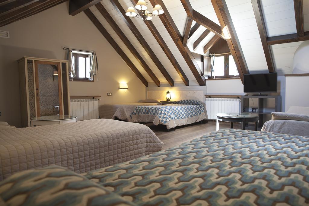 Hostel-Albergue Monte Perdido ตอร์ลา ภายนอก รูปภาพ